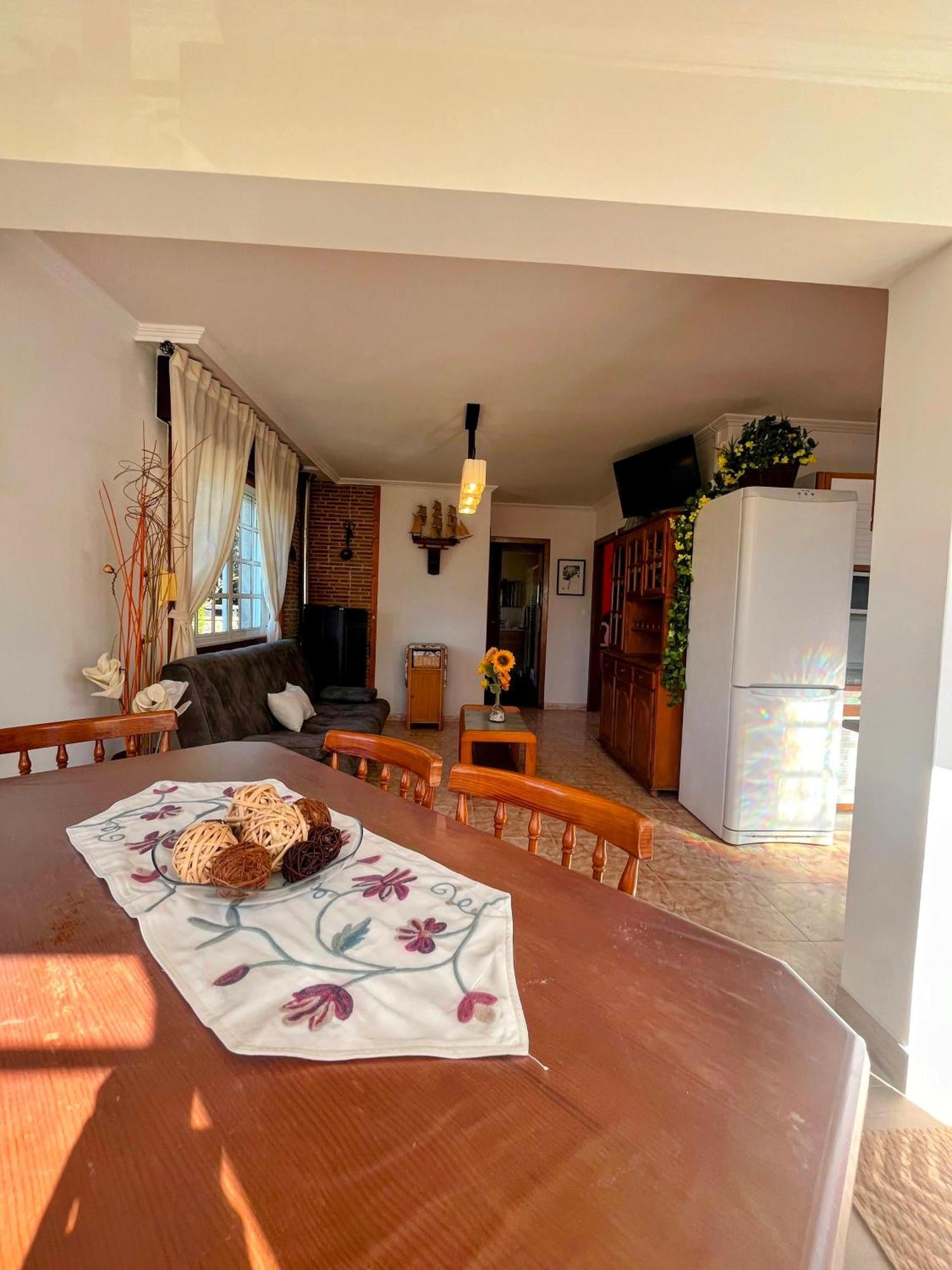 Casa Con Jardin A Un Minuto De La Playa, Casa Nolo Hio