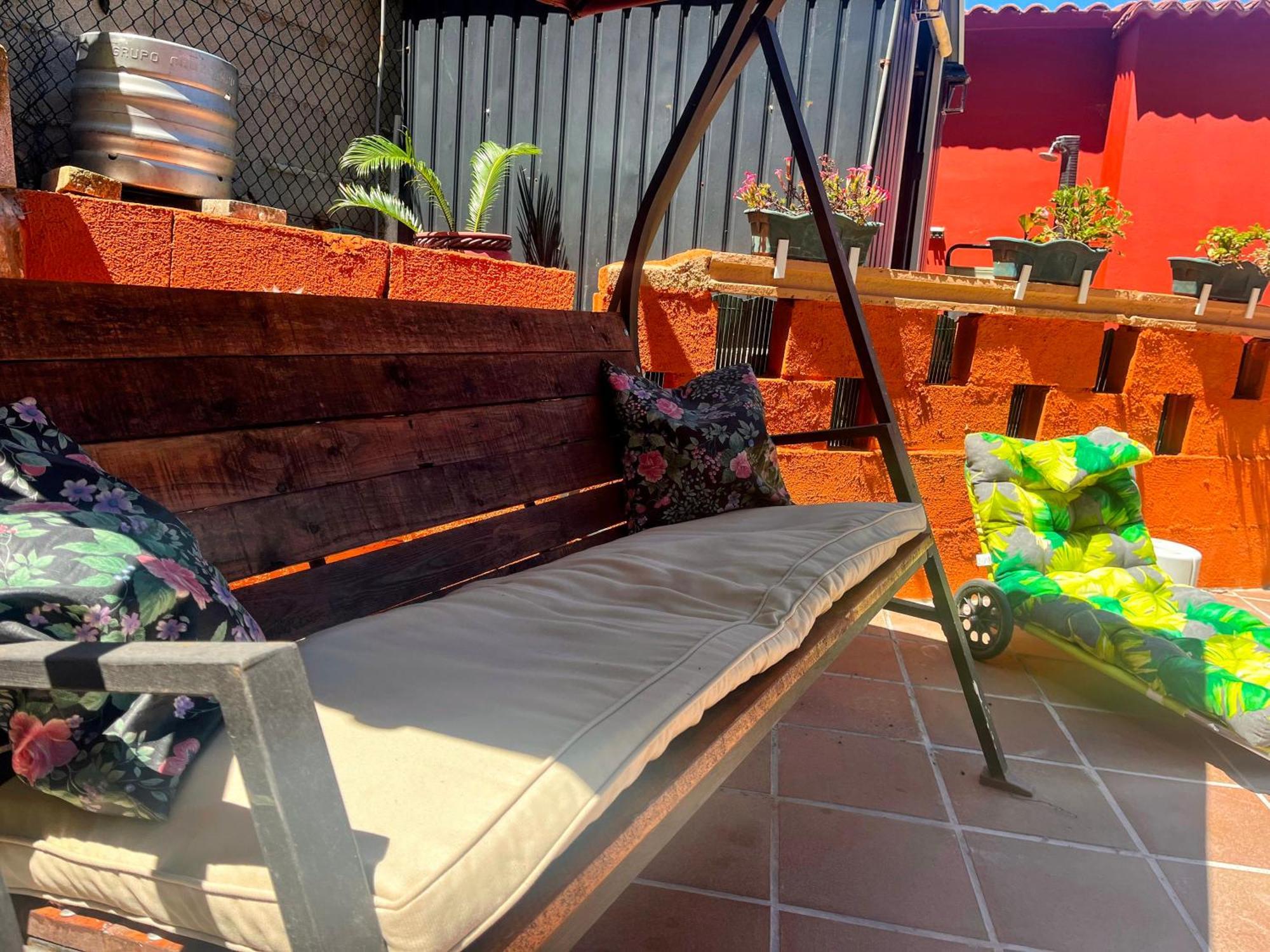 Casa Con Jardin A Un Minuto De La Playa, Casa Nolo